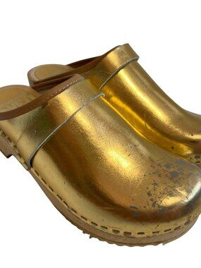 Sven Swedish clogs gold metallic leather open back stapled kids size 4 slip on